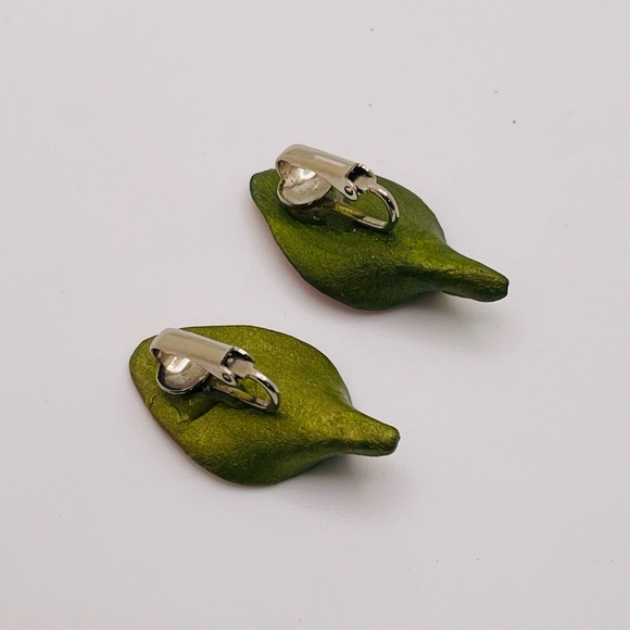 Handcrafted Calla Lily Clip Earrings With 14K Wire and Freshwater Pearl - Picture 9 of 11